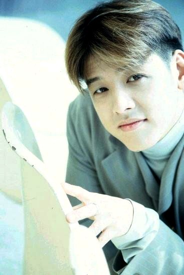 Ryu Si Won: Berita, Foto, Video, Lirik, Biodata | WowKeren