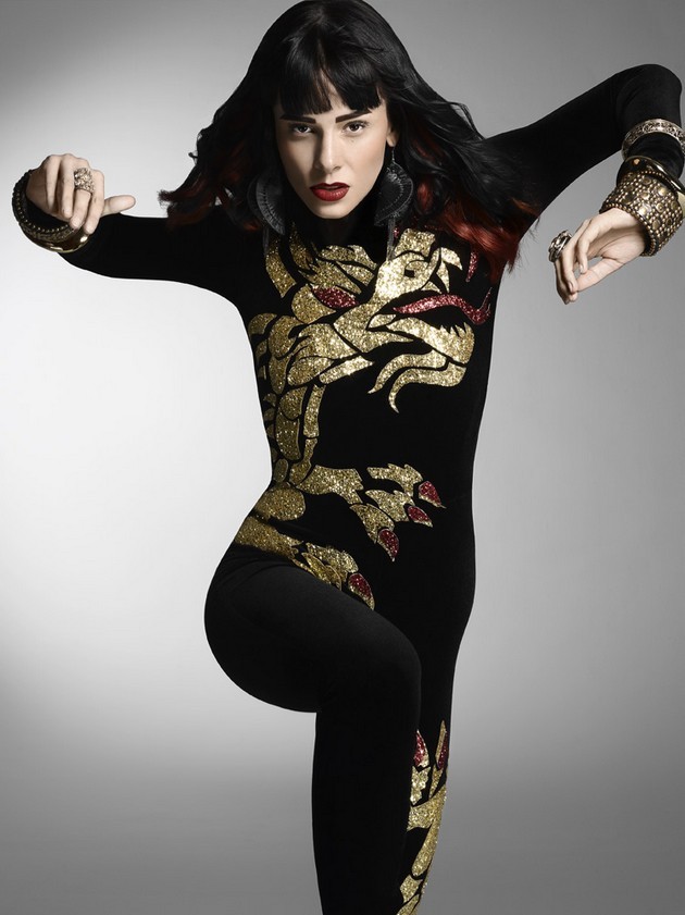 Gambar Foto Lenka Berpose Untuk W Magazine