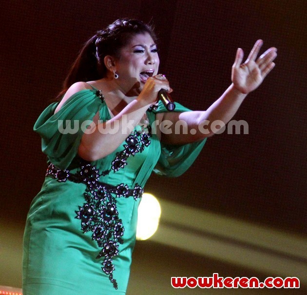 Gambar Foto Regina Ivanova di Panggung Spektakuler Show 11