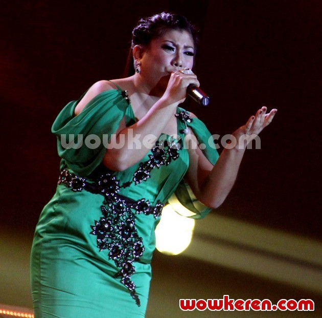 Gambar Foto Regina Ivanova di Panggung Spektakuler Show 11