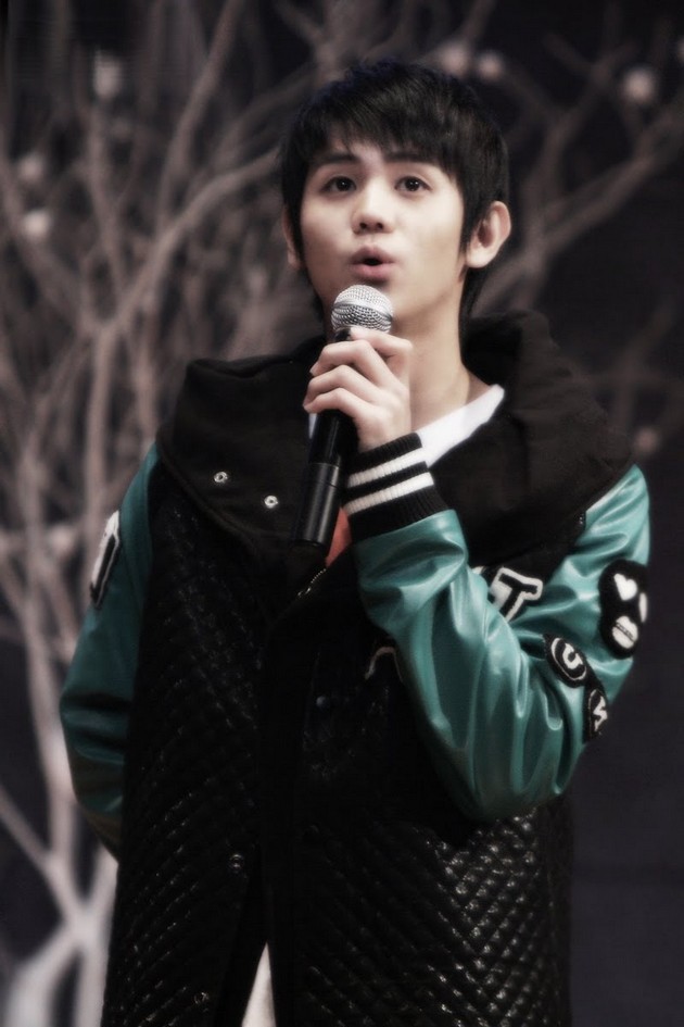 Gambar Foto Yang Yo Seob Photoshoot