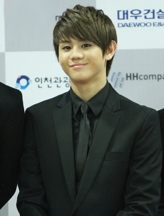 Gambar Foto Yang Yo Seob di Sebuah Acara di korea