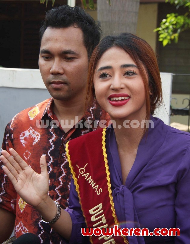 Gambar Foto Dewi Persik Terpilih Menjadi Duta Peduli Korban Narkoba