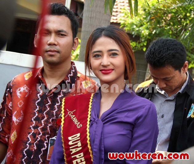 Gambar Foto Dewi Persik Terpilih Menjadi Duta Peduli Korban Narkoba