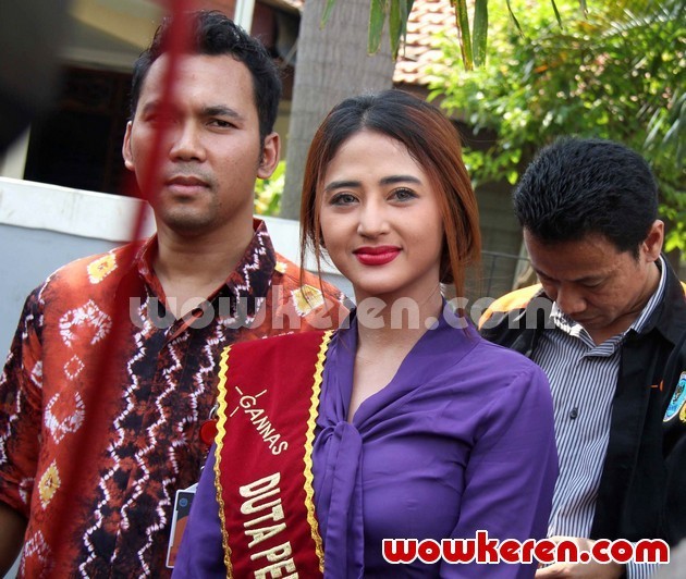 Gambar Foto Dewi Persik Terpilih Menjadi Duta Peduli Korban Narkoba