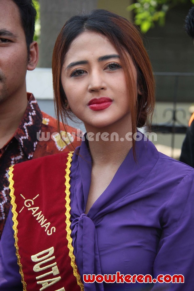 Gambar Foto Dewi Persik Saat Berkunjung ke Rutan Wanita Pondok Bambu