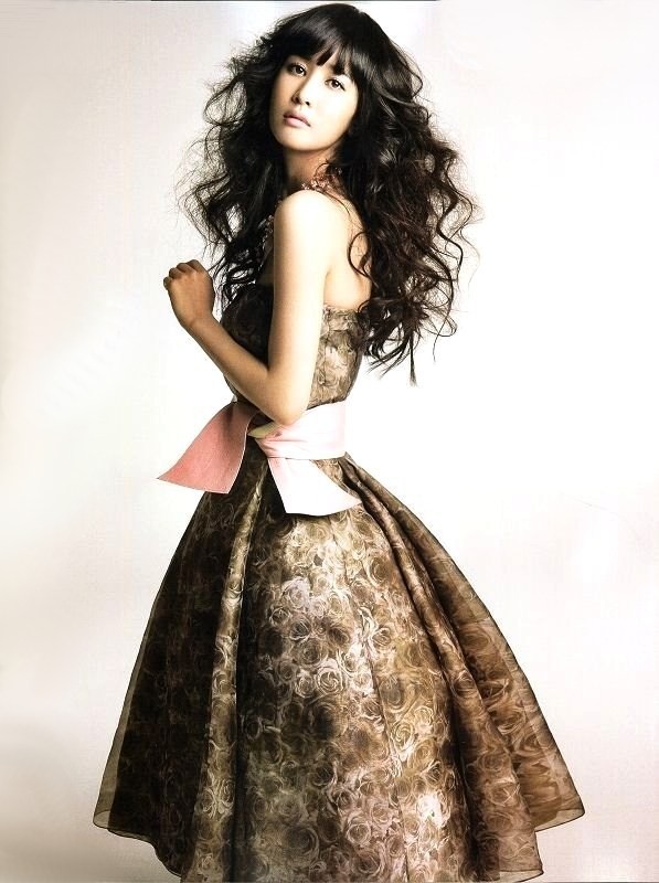 Gambar Foto Lee Da Hae di Majalah Ceci