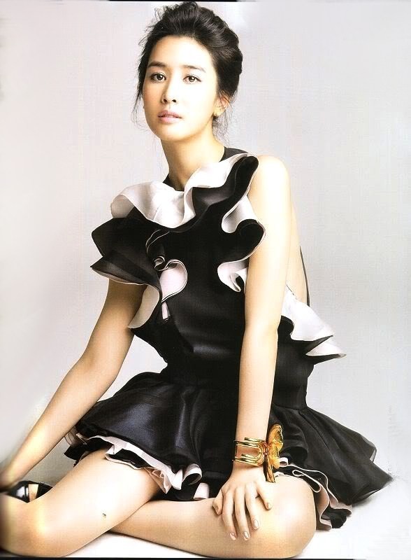 Gambar Foto Lee Da Hae di Majalah Ceci