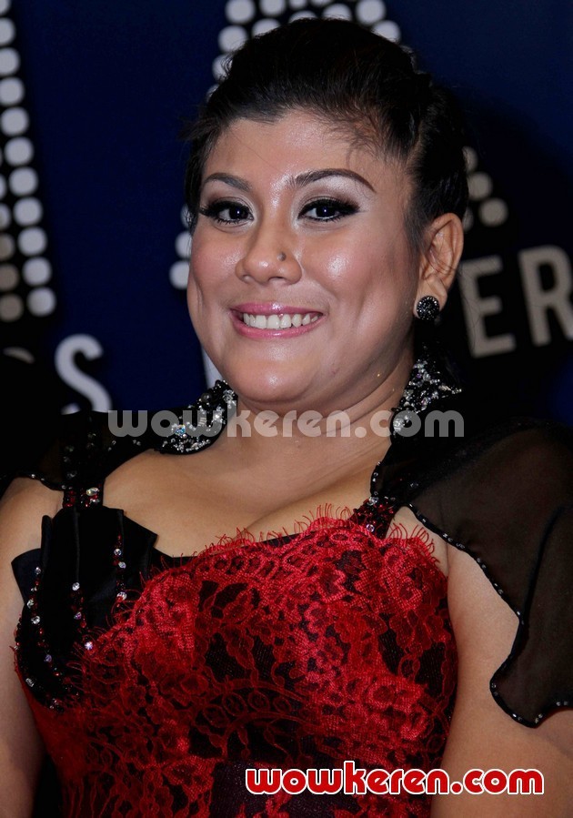 Gambar Foto Regina Ivanova di Konferensi Pers Grand Final 'Indonesian Idol'