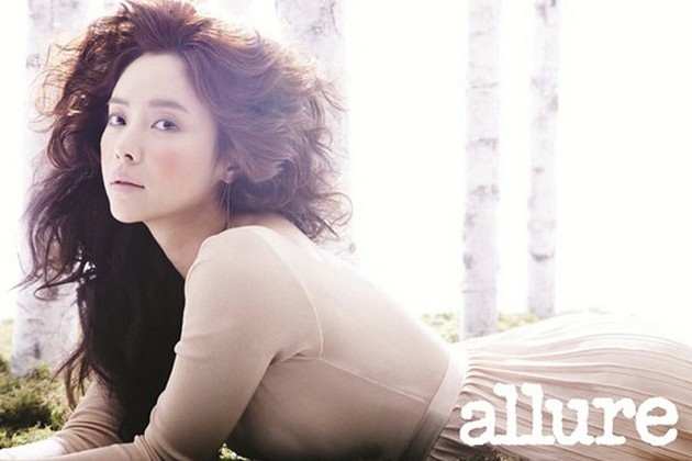 Gambar Foto Hwang Jung Eum di Majalah Allure