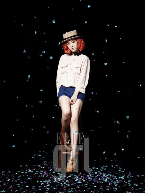 Gambar Foto Park Bo Young Berpose Untuk Majalah Elle Girl
