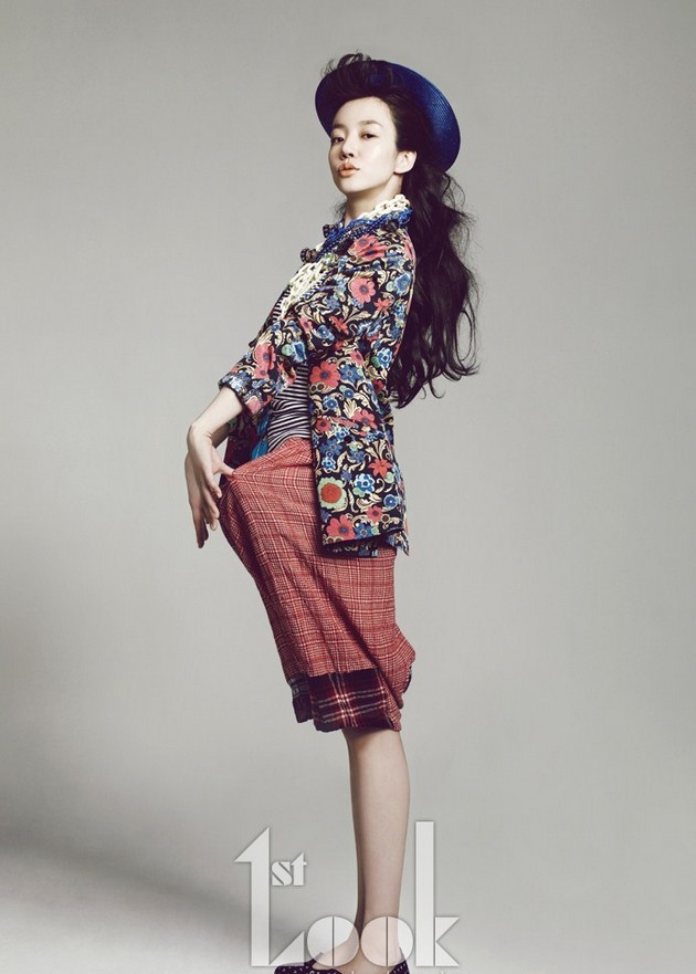 Gambar Foto Lim Soo Jung Berpose Untuk 1st Look Fashion