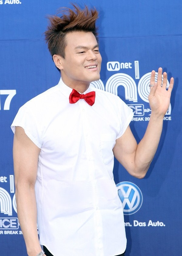 Gambar Foto Park Jin Young di Blue Carpet Mnet 20's Choice Awards 2012