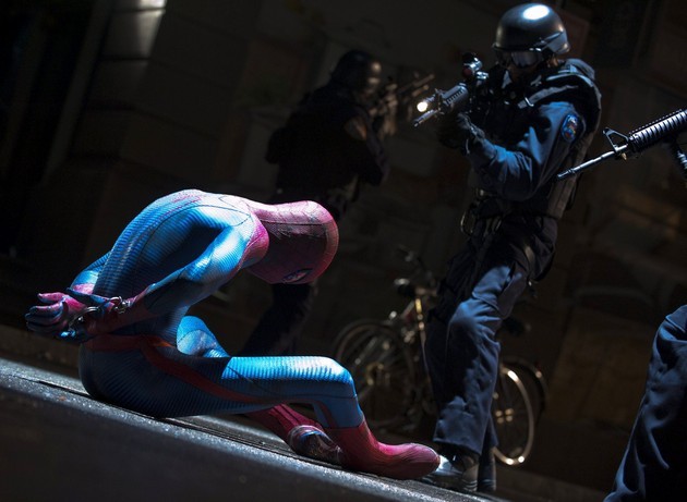 Gambar Foto Andrew Garfield Sebagai Peter Parker/Spider-Man di 'The Amazing Spider-Man'