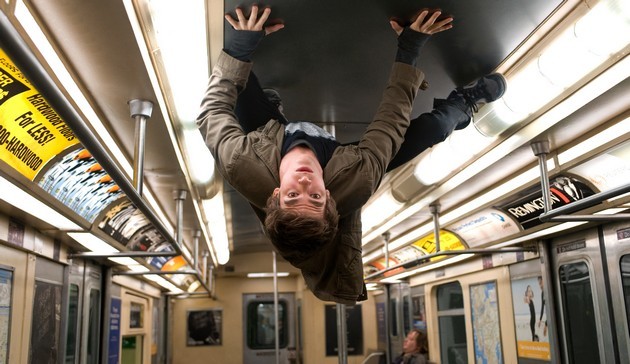 Gambar Foto Andrew Garfield Sebagai Peter Parker/Spider-Man di 'The Amazing Spider-Man'