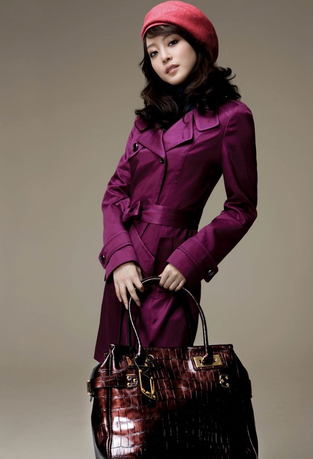 Gambar Foto Han Ye Seul Berpose Untuk Katalog SI Fashion