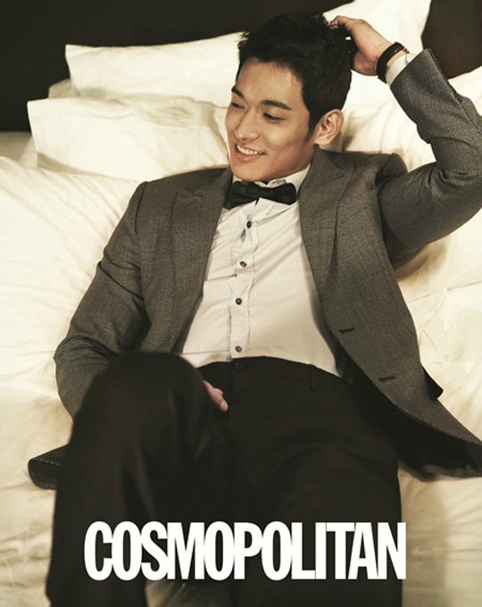 Gambar Foto Jung Suk Won Berpose Untuk Majalah Cosmopolitan