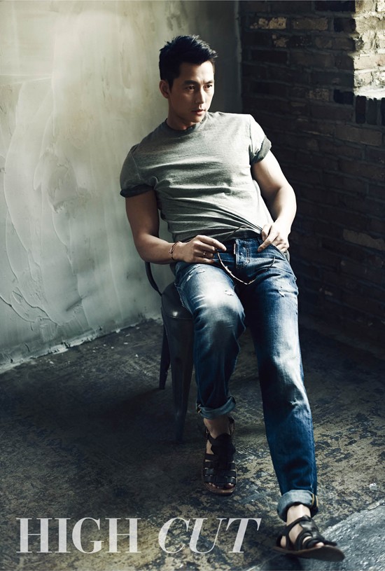 Gambar Foto Jung Woo Sung Berpose Untuk Majalah High Cut