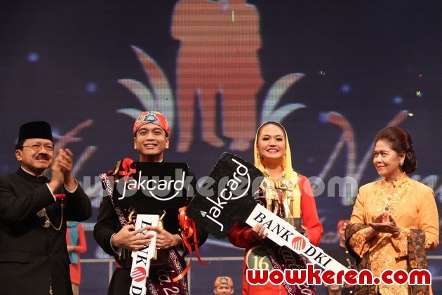 Gambar Foto Muhammad Taufik Efendi dan Affifa Mardhotillah Terpilih Menjadi Abang None Jakarta 2012