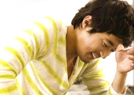 Gambar Foto Ahn Jae Wook Berpose Untuk Majalah Marie Claire