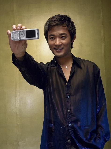 Gambar Foto Ahn Jae Wook di Iklan Promo Sheer Shirt Fashion