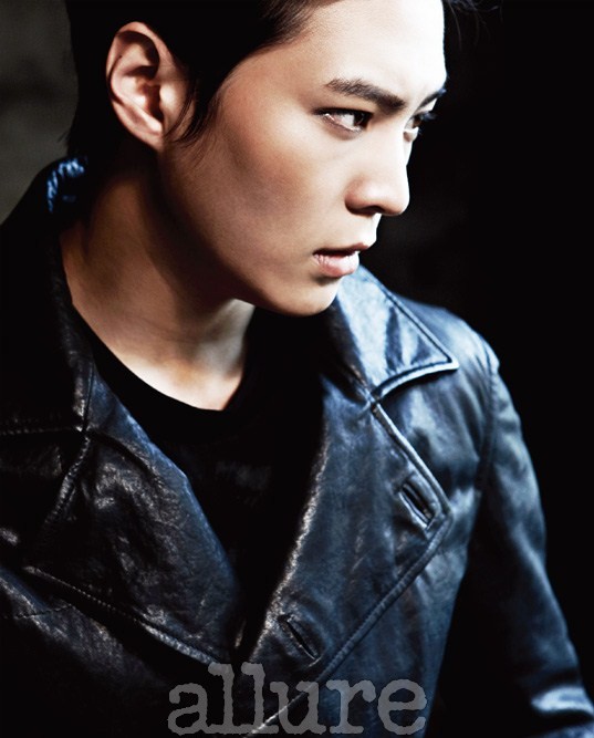Gambar Foto Joo Won Berpose Untuk Majalah Allure