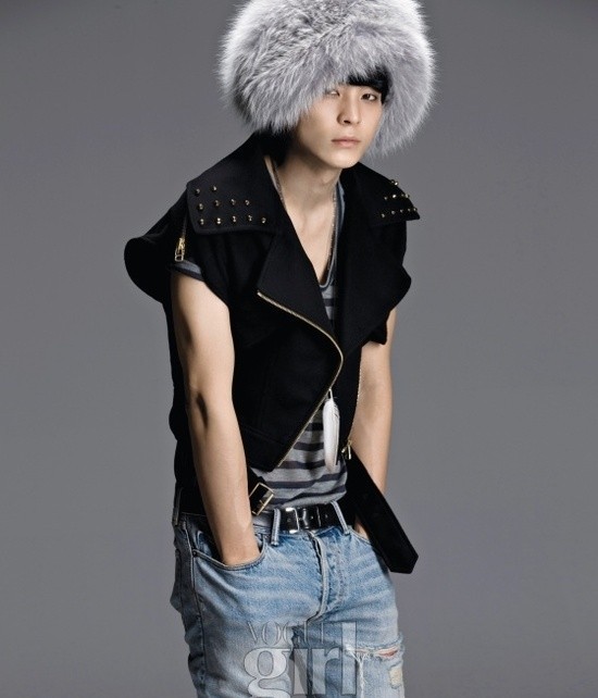 Gambar Foto Joo Won Berpose Untuk Majalah Vogue Girl