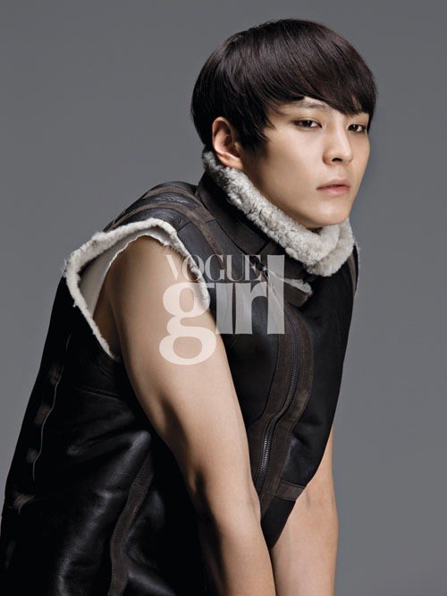 Gambar Foto Joo Won Berpose Untuk Majalah Vogue Girl