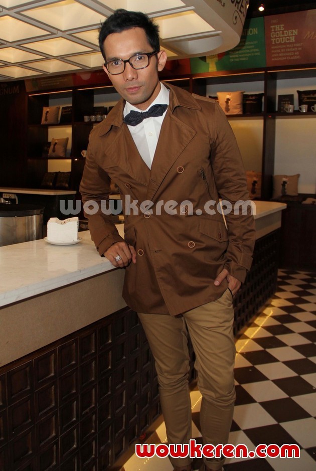 Gambar Foto Indra Herlambang Ditemui Saat Launching Magnum Cafe