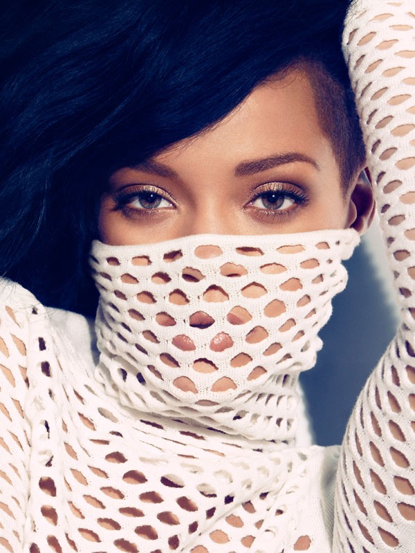 Gambar Foto Rihanna Dengan Busana Alexander Wang di Harper's Bazaar Edisi Agustus 2012