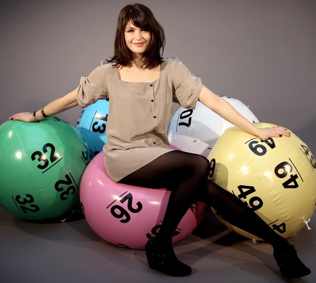 Gambar Foto Gemma Arterton Photoshoot