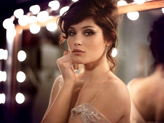Gambar Foto Gemma Arterton di Majalah InStyle Edisi Mei 2010