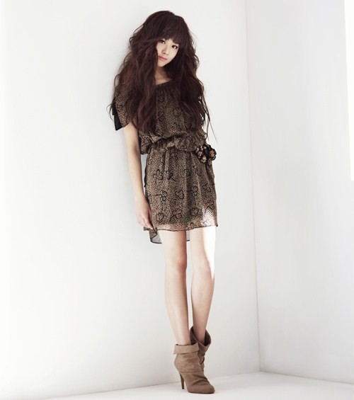 Gambar Foto Moon Geun Young Berpose Untuk Promo Iklan Basic House Fashion