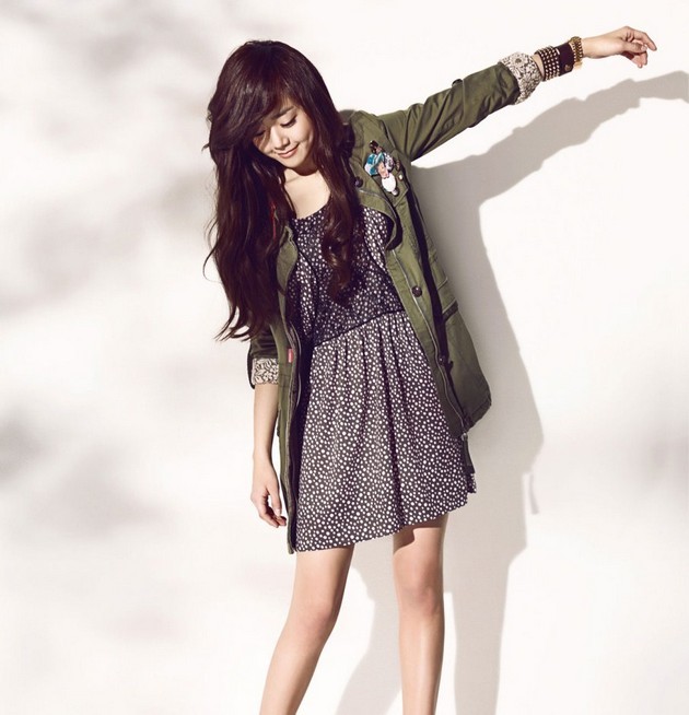 Gambar Foto Moon Geun Young Berpose Untuk Promo Iklan Basic House Fashion