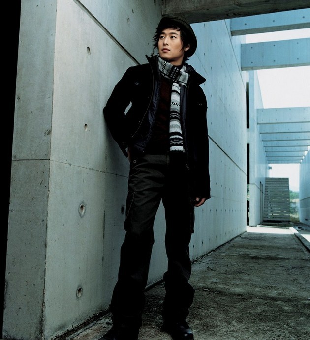 Gambar Foto Kim Jae Won Berpose Untuk Promo Katalog Fashion