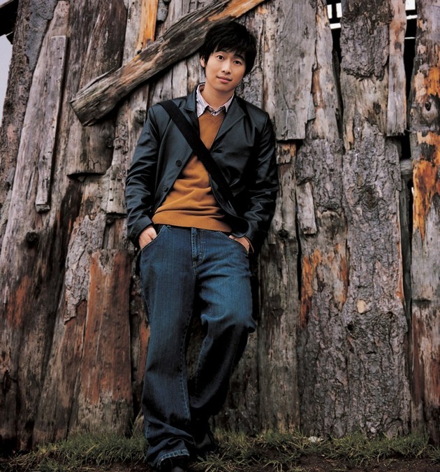 Gambar Foto Kim Jae Won Berpose Untuk Promo Katalog Fashion