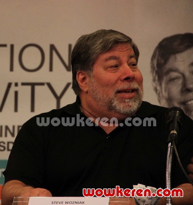 Gambar Foto Steve Wozniak Ditemui Saat Jumpa Pers di Jakarta