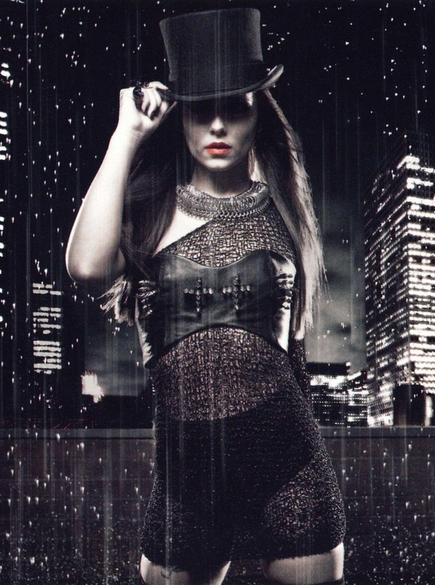 Gambar Foto Cheryl Cole Berpose Untuk 'Q Magazine'