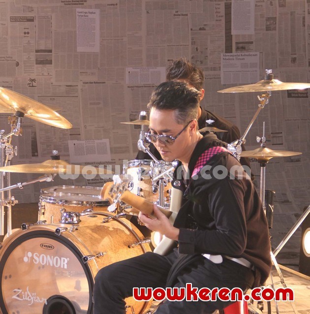 Gambar Foto Gigi Saat Syuting Video Musik 'Aku dan Aku'