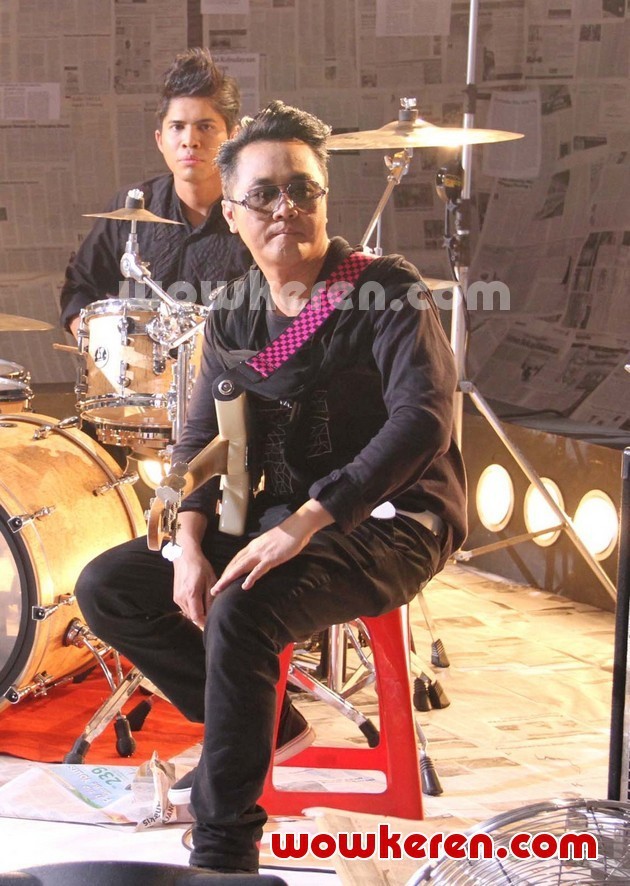 Gambar Foto Gigi Saat Syuting Video Musik 'Aku dan Aku'