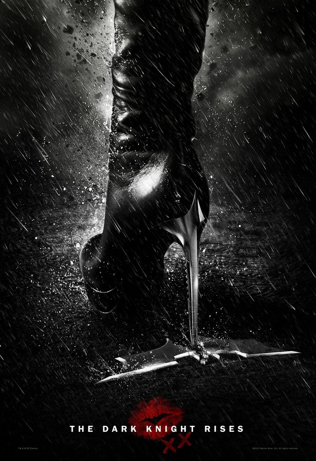 Gambar Foto Catwoman Telah Memperingatkan Bahaya Kemunculan Bane