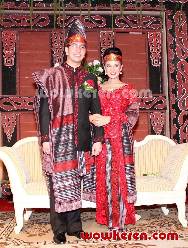 Gambar Foto Pesta Resepsi Pernikahan Astrid Tiar dan Gerhard Reinaldi