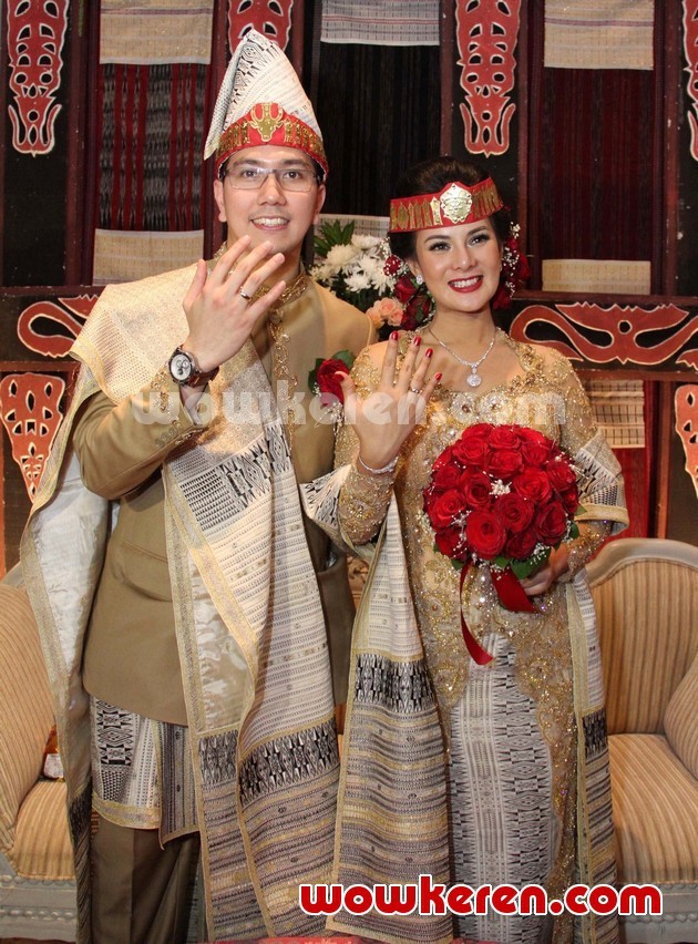 Gambar Foto Upacara Adat Pernikahan Astrid Tiar dan Gerhard Reinaldi