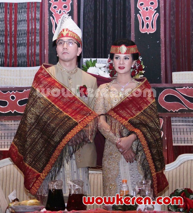 Gambar Foto Upacara Adat Pernikahan Astrid Tiar dan Gerhard Reinaldi