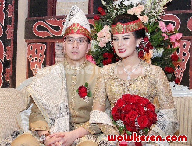 Gambar Foto Upacara Adat Pernikahan Astrid Tiar dan Gerhard Reinaldi