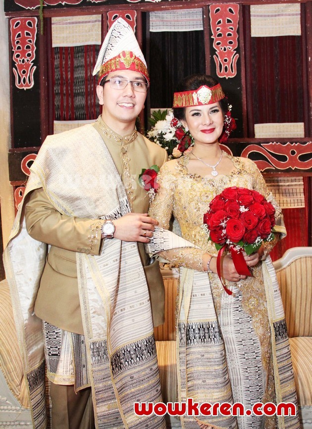 Gambar Foto Upacara Adat Pernikahan Astrid Tiar dan Gerhard Reinaldi