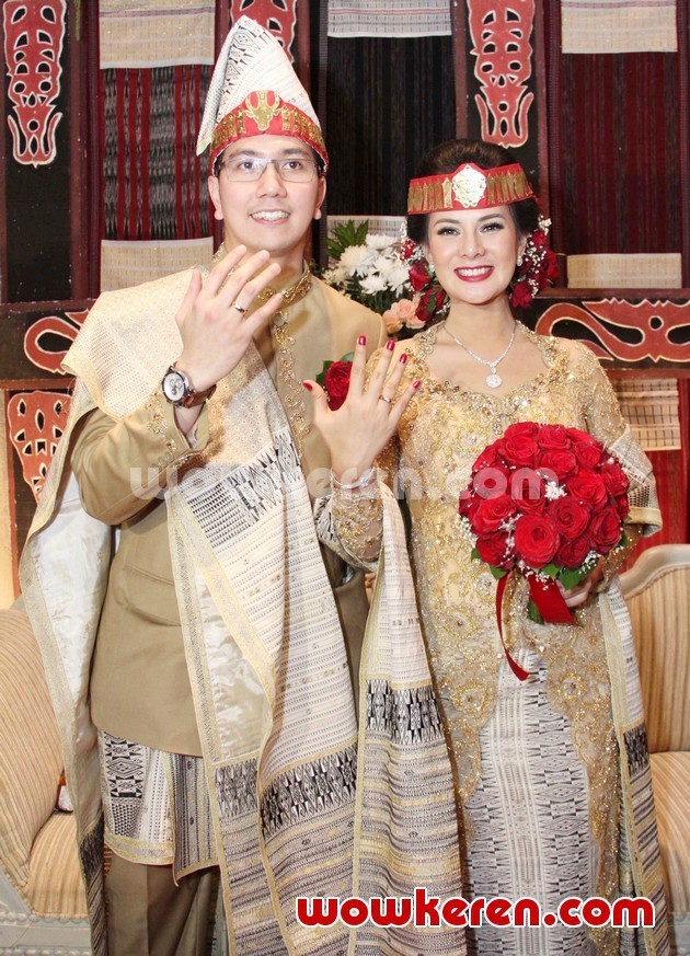 Gambar Foto Upacara Adat Pernikahan Astrid Tiar dan Gerhard Reinaldi