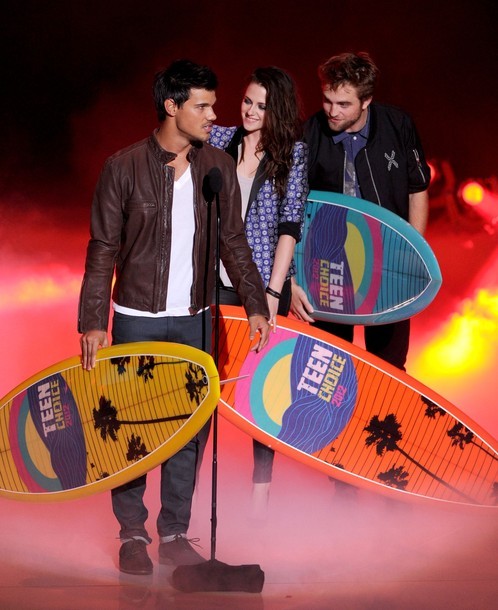 Foto Taylor Lautner, Kristen Stewart dan Robert Pattinson di Teen Choice Awards 2012