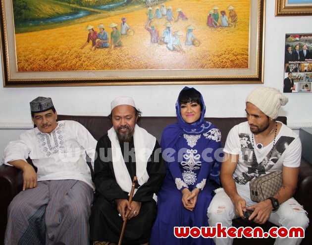 Gambar Foto Angkasa, Habib, Julia dan Gaston Saat Ditemui di Gedung BNN