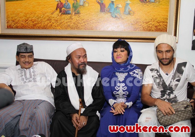 Gambar Foto Angkasa, Habib, Julia dan Gaston Saat Ditemui di Gedung BNN